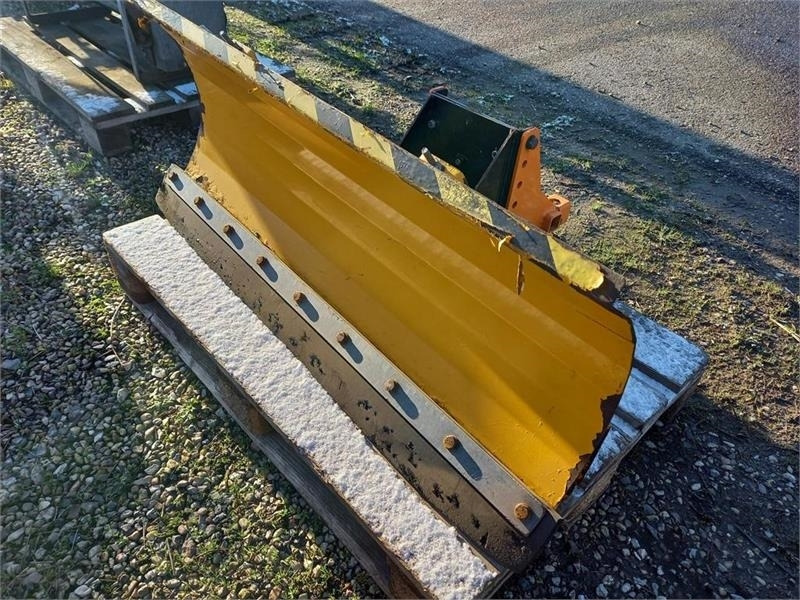 GMR FS1300L Med Stiga Titan ophæng - Отвал для снега для Сельскохозяйственной техники: фото 2 GMR FS1300L Med Stiga Titan ophæng - Отвал для снега для Сельскохозяйственной техники: фото 2