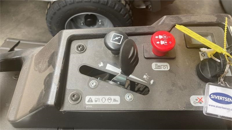 Hustler Raptor X 42 - Газонокосилка: фото 4 Hustler Raptor X 42 - Газонокосилка: фото 4