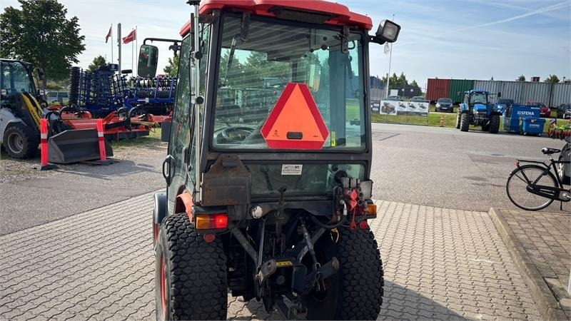 Kubota B2530 HST B2530 - Коммунальный трактор: фото 2 Kubota B2530 HST B2530 - Коммунальный трактор: фото 2