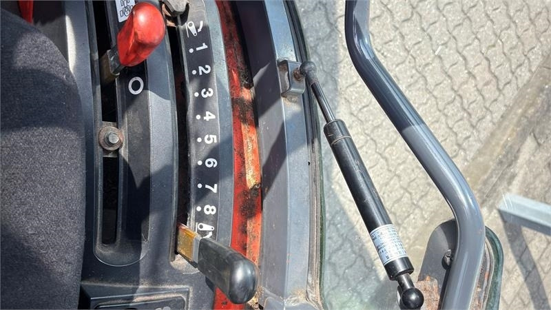 Kubota B2530 HST B2530 - Коммунальный трактор: фото 4 Kubota B2530 HST B2530 - Коммунальный трактор: фото 4