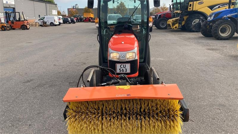 Kubota ST341 inkl. 150 cm kost og udlægger - Коммунальный трактор: фото 3 Kubota ST341 inkl. 150 cm kost og udlægger - Коммунальный трактор: фото 3
