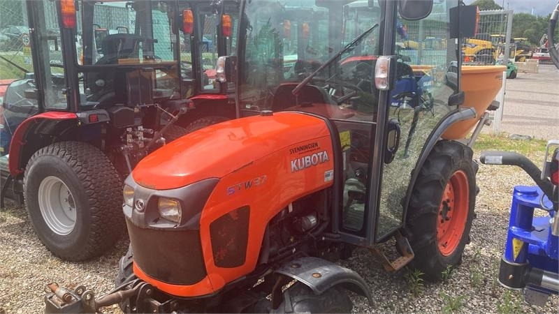Kubota STW37 Kun 1144 timer STW37 - Коммунальный трактор: фото 2 Kubota STW37 Kun 1144 timer STW37 - Коммунальный трактор: фото 2