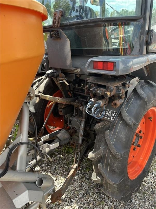Kubota STW37 Kun 1144 timer STW37 - Коммунальный трактор: фото 4 Kubota STW37 Kun 1144 timer STW37 - Коммунальный трактор: фото 4