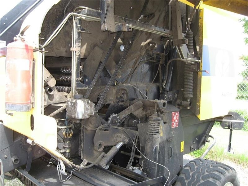 New Holland BR7070 med SUPER FEED - Пресс-подборщик рулонный: фото 5 New Holland BR7070 med SUPER FEED - Пресс-подборщик рулонный: фото 5