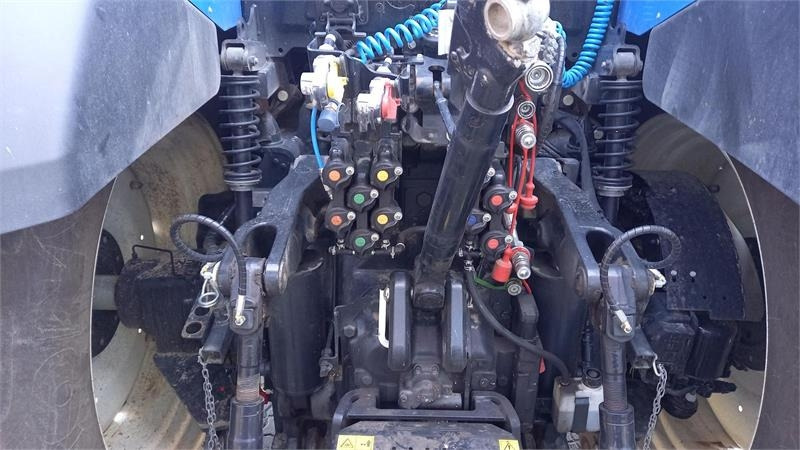 New Holland T7.315 HD - Трактор: фото 5 New Holland T7.315 HD - Трактор: фото 5