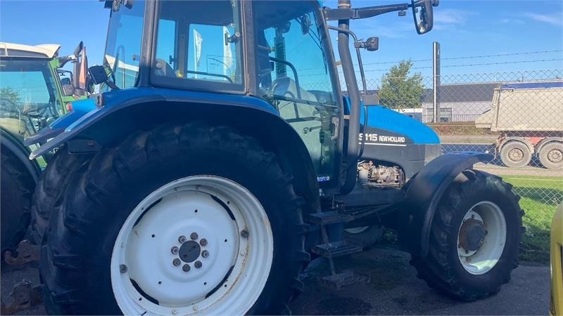 New Holland TS115  - Трактор: фото 2 New Holland TS115  - Трактор: фото 2