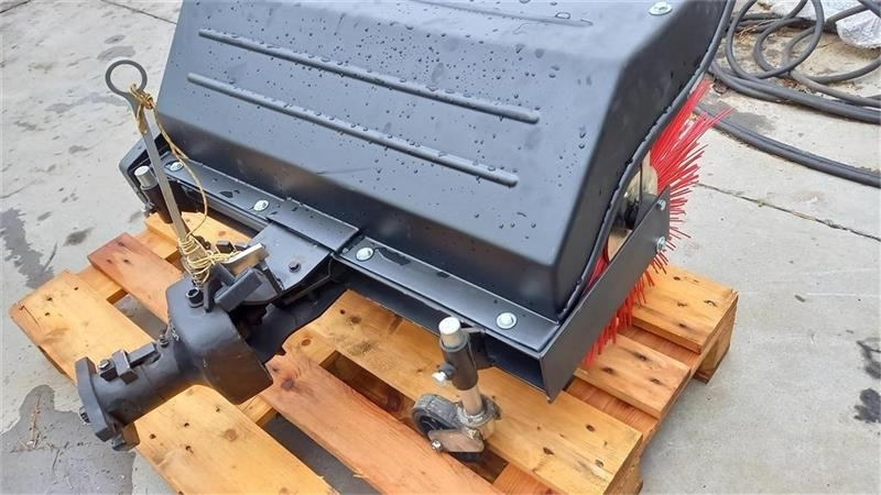 Nibbi 80cm Kost for Mak 4 og 5 - Коммунальный трактор: фото 1 Nibbi 80cm Kost for Mak 4 og 5 - Коммунальный трактор: фото 1