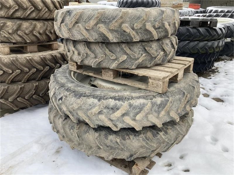 Taurus 300/95R46 - 270/95R32 - Шина для Сельскохозяйственной техники: фото 1 Taurus 300/95R46 - 270/95R32 - Шина для Сельскохозяйственной техники: фото 1