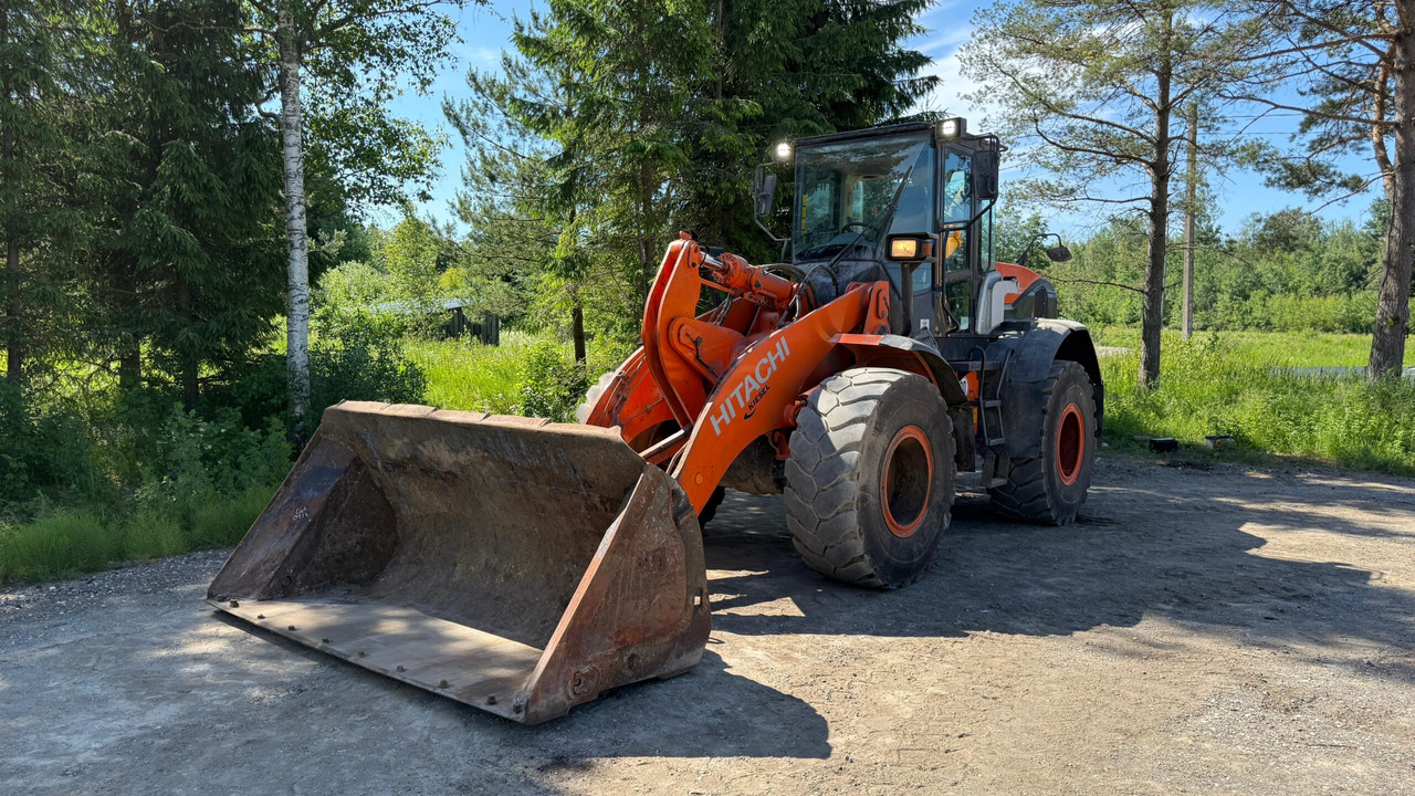 Hitachi ZW140 - Колёсный погрузчик: фото 1 Hitachi ZW140 - Колёсный погрузчик: фото 1