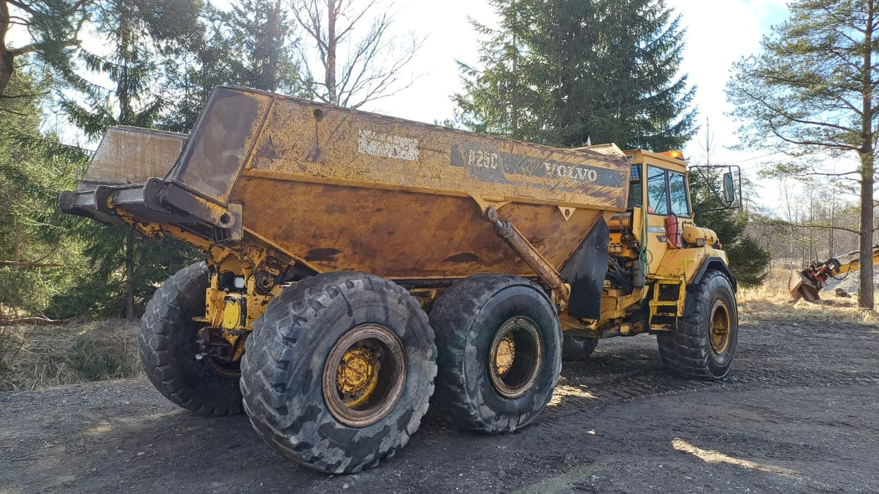 Volvo A25C 6X6 - Сочленённый самосвал: фото 4 Volvo A25C 6X6 - Сочленённый самосвал: фото 4
