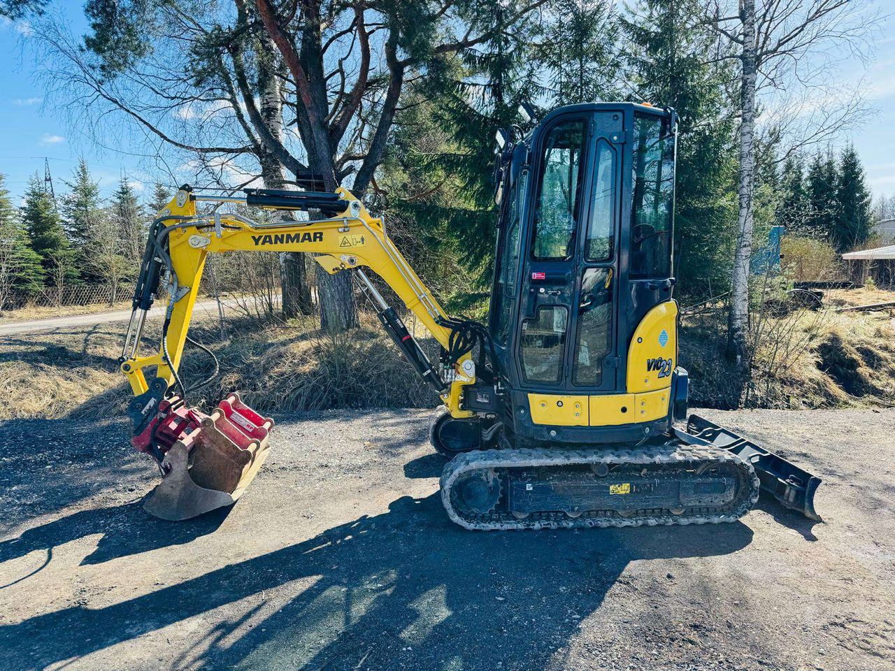 YANMAR VIO23-6 - Мини-экскаватор: фото 2 YANMAR VIO23-6 - Мини-экскаватор: фото 2