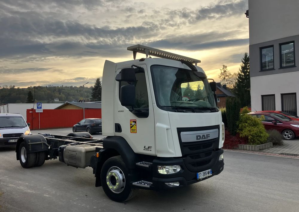 DAF Daf FL 16.250 euro  6 ramo do zabudowy - Грузовик-шасси: фото 2 DAF Daf FL 16.250 euro  6 ramo do zabudowy - Грузовик-шасси: фото 2