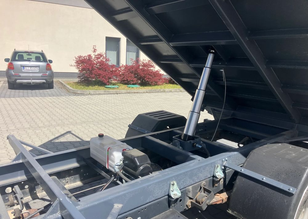 Iveco Iveco daily 35C13 wywrotka solidny kiper - Малотоннажный самосвал: фото 2 Iveco Iveco daily 35C13 wywrotka solidny kiper - Малотоннажный самосвал: фото 2