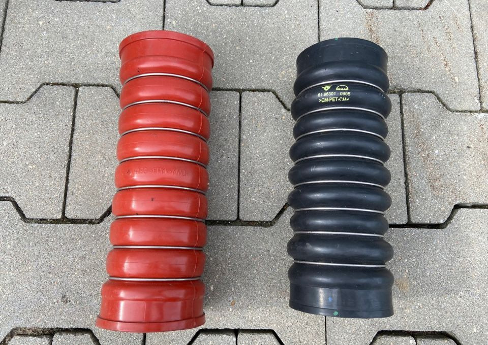 Guma chłodnicy MAN TGX TGS TG3 NOWA łącznik - Радиатор для Грузовиков: фото 1 Guma chłodnicy MAN TGX TGS TG3 NOWA łącznik - Радиатор для Грузовиков: фото 1