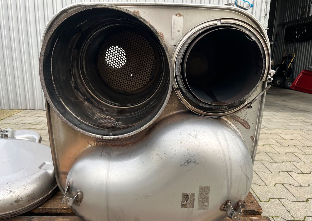 Katalizator MAN TGX TGS lift wydech tłumik - Глушитель/ Выхлопная система для Грузовиков: фото 2 Katalizator MAN TGX TGS lift wydech tłumik - Глушитель/ Выхлопная система для Грузовиков: фото 2