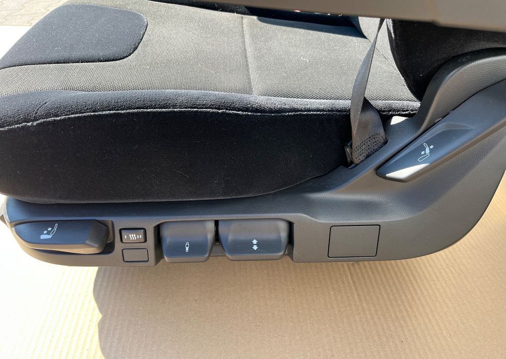 NOWY Fotel kierowcy MAN TG3 TGX nowy model siedzenie lewe - Сиденье для Грузовиков: фото 4 NOWY Fotel kierowcy MAN TG3 TGX nowy model siedzenie lewe - Сиденье для Грузовиков: фото 4