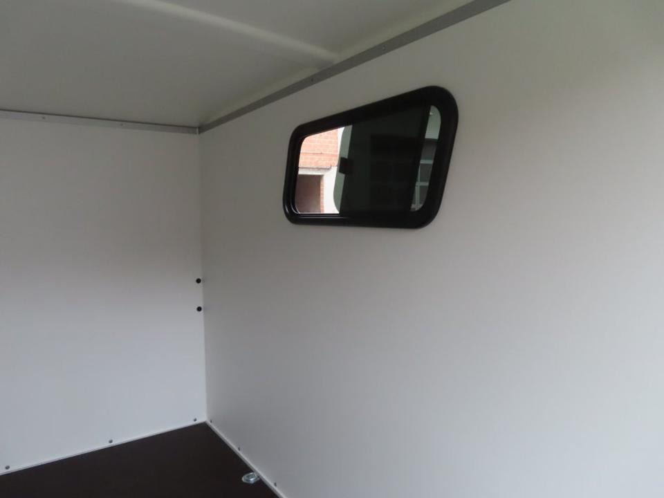 Böckmann KT 2513/135 PKW-Anhänger Kofferanhänger Fenster 100km/h - Прицеп для легкового автомобиля: фото 4 Böckmann KT 2513/135 PKW-Anhänger Kofferanhänger Fenster 100km/h - Прицеп для легкового автомобиля: фото 4