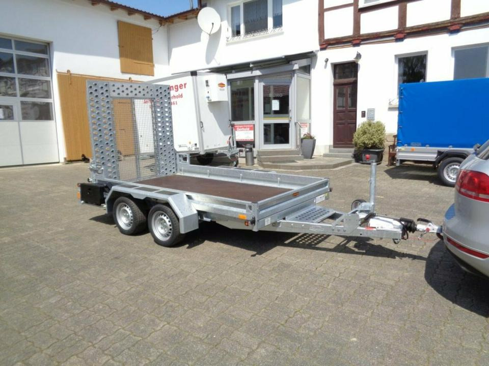 Böckmann PKW-Anhänger, Baumaschinentransporter, 2,7 to. 100 km/h - Прицеп для спецтехники: фото 5 Böckmann PKW-Anhänger, Baumaschinentransporter, 2,7 to. 100 km/h - Прицеп для спецтехники: фото 5