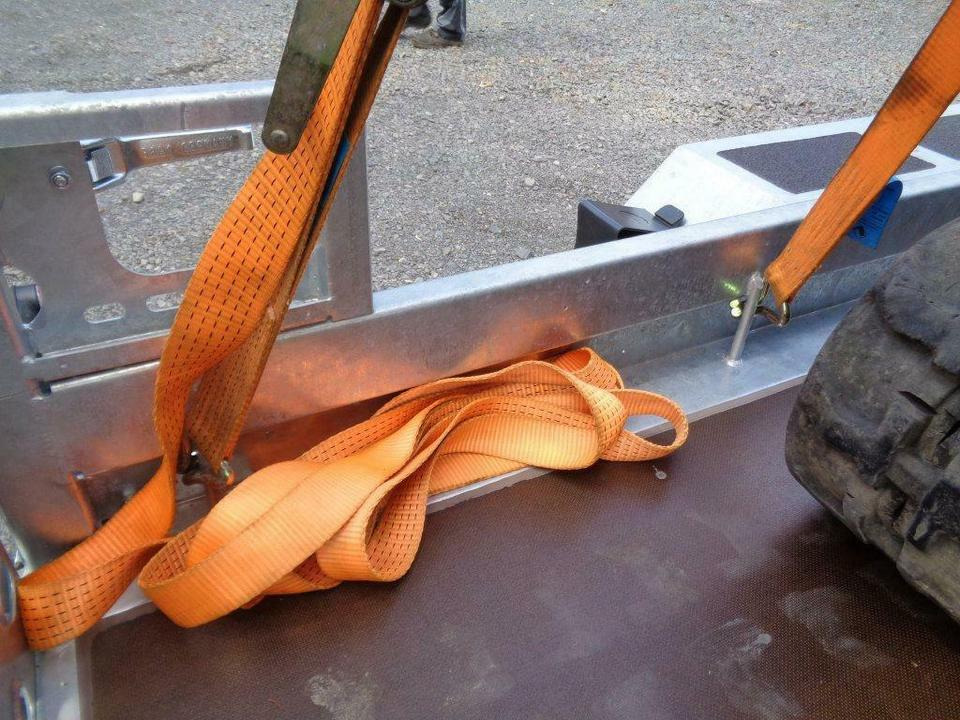 Böckmann, PKW-Anhänger, Baumaschinentransporter, 3,5 to. 100 km/h - Прицеп для спецтехники: фото 5 Böckmann, PKW-Anhänger, Baumaschinentransporter, 3,5 to. 100 km/h - Прицеп для спецтехники: фото 5