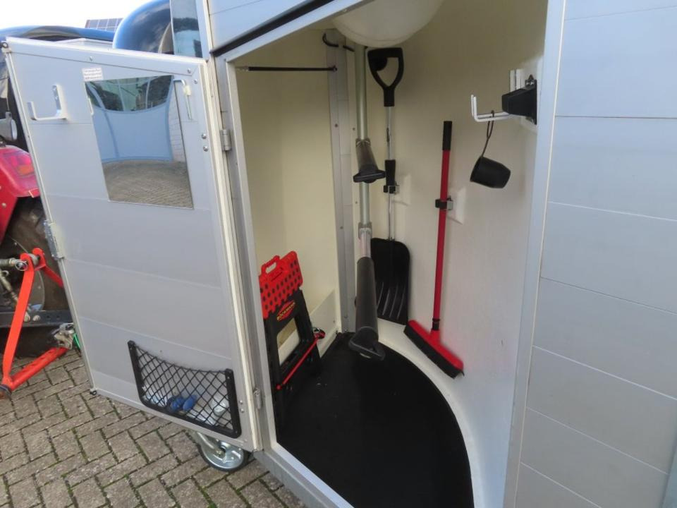 Böckmann Pferdeanhänger Champion R, Alub., 100 km/h - Прицеп-коневоз: фото 4 Böckmann Pferdeanhänger Champion R, Alub., 100 km/h - Прицеп-коневоз: фото 4