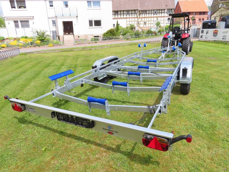 Böckmann TPV, PKW Anhänger, Bootstrailer, 3,5 to. Winde, 100 km/h - Лодочный прицеп: фото 1 Böckmann TPV, PKW Anhänger, Bootstrailer, 3,5 to. Winde, 100 km/h - Лодочный прицеп: фото 1