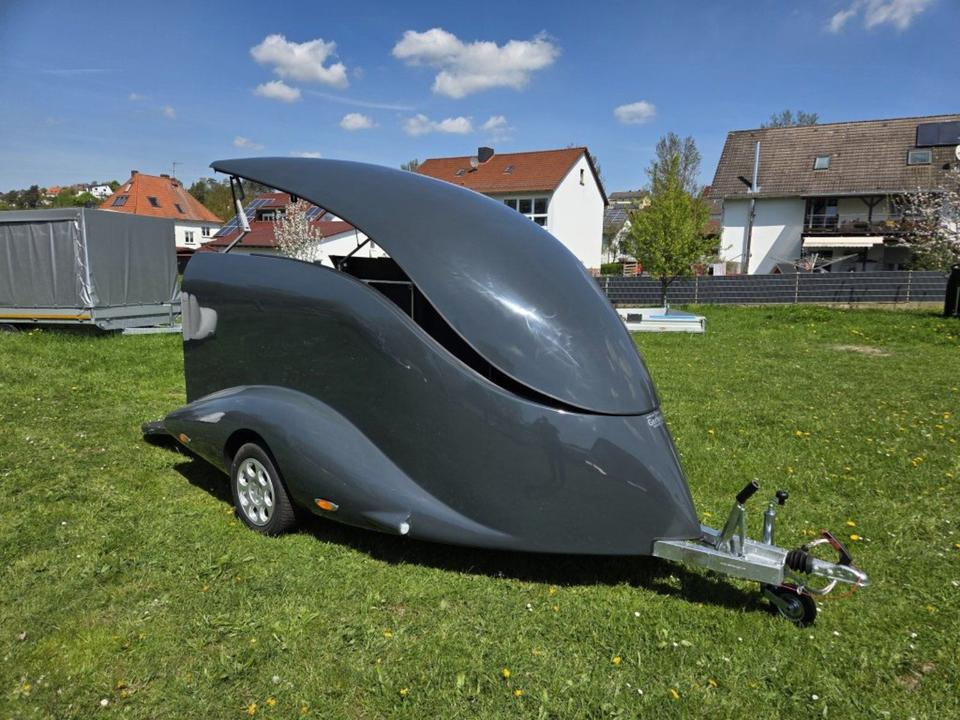 PKW Anhänger geschlossen Motorrad Mieten Leihen 1000kg 100km/h - Прицеп для мотоцикла: фото 2 PKW Anhänger geschlossen Motorrad Mieten Leihen 1000kg 100km/h - Прицеп для мотоцикла: фото 2