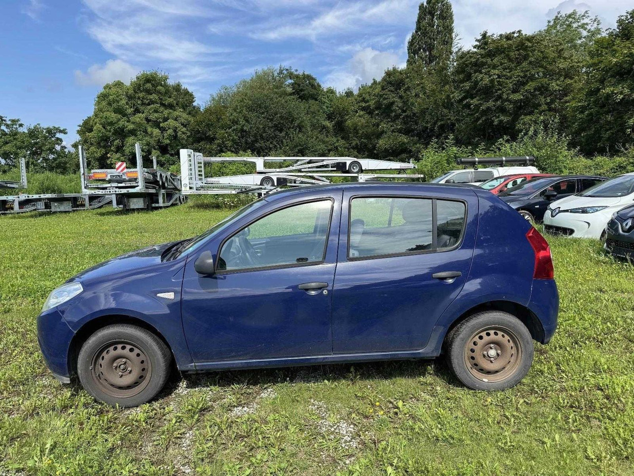 Dacia Sandero 1.4 +ZAHNRIEMEN GERISSEN+ - Легковой автомобиль: фото 2 Dacia Sandero 1.4 +ZAHNRIEMEN GERISSEN+ - Легковой автомобиль: фото 2