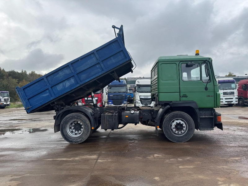 MAN 19.322  (STEEL SUSPENSION & MANUAL PUMP / SUSPENSION LAMES & POMPE MANUELLE) - Малотоннажный самосвал: фото 4 MAN 19.322  (STEEL SUSPENSION & MANUAL PUMP / SUSPENSION LAMES & POMPE MANUELLE) - Малотоннажный самосвал: фото 4