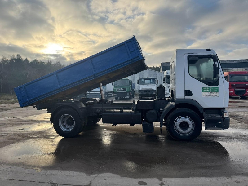 Renault Premium 260 (SUSPENISON LAMES / POMPE MANUELLE / BOITE MANUELLE / EURO 2) - Самосвал: фото 4 Renault Premium 260 (SUSPENISON LAMES / POMPE MANUELLE / BOITE MANUELLE / EURO 2) - Самосвал: фото 4