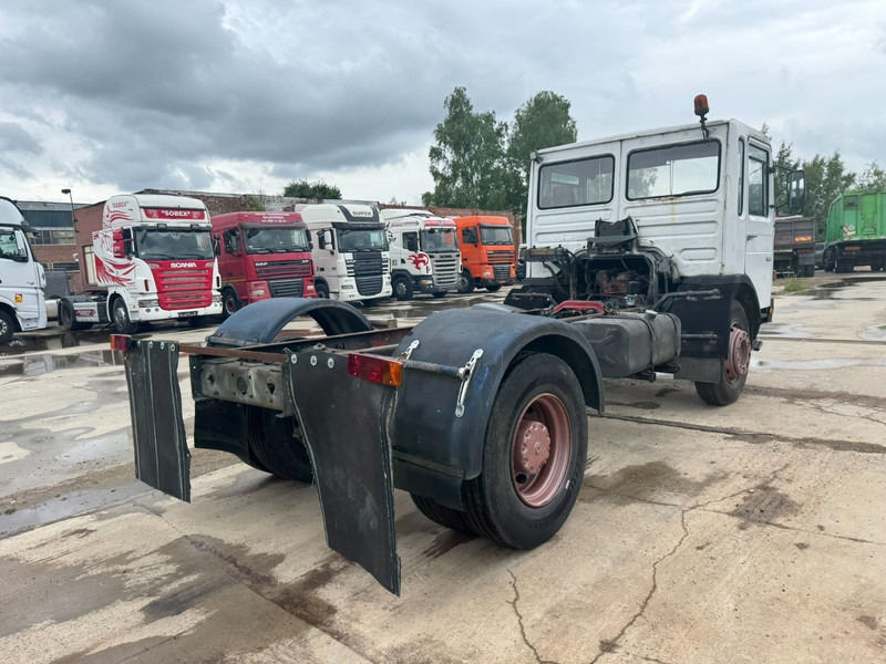 MAN 16.170 (BIG AXLE / STEEL SUSPENSION / 6 CYLINDER WITH MANUAL PUMP) - Тягач: фото 5 MAN 16.170 (BIG AXLE / STEEL SUSPENSION / 6 CYLINDER WITH MANUAL PUMP) - Тягач: фото 5