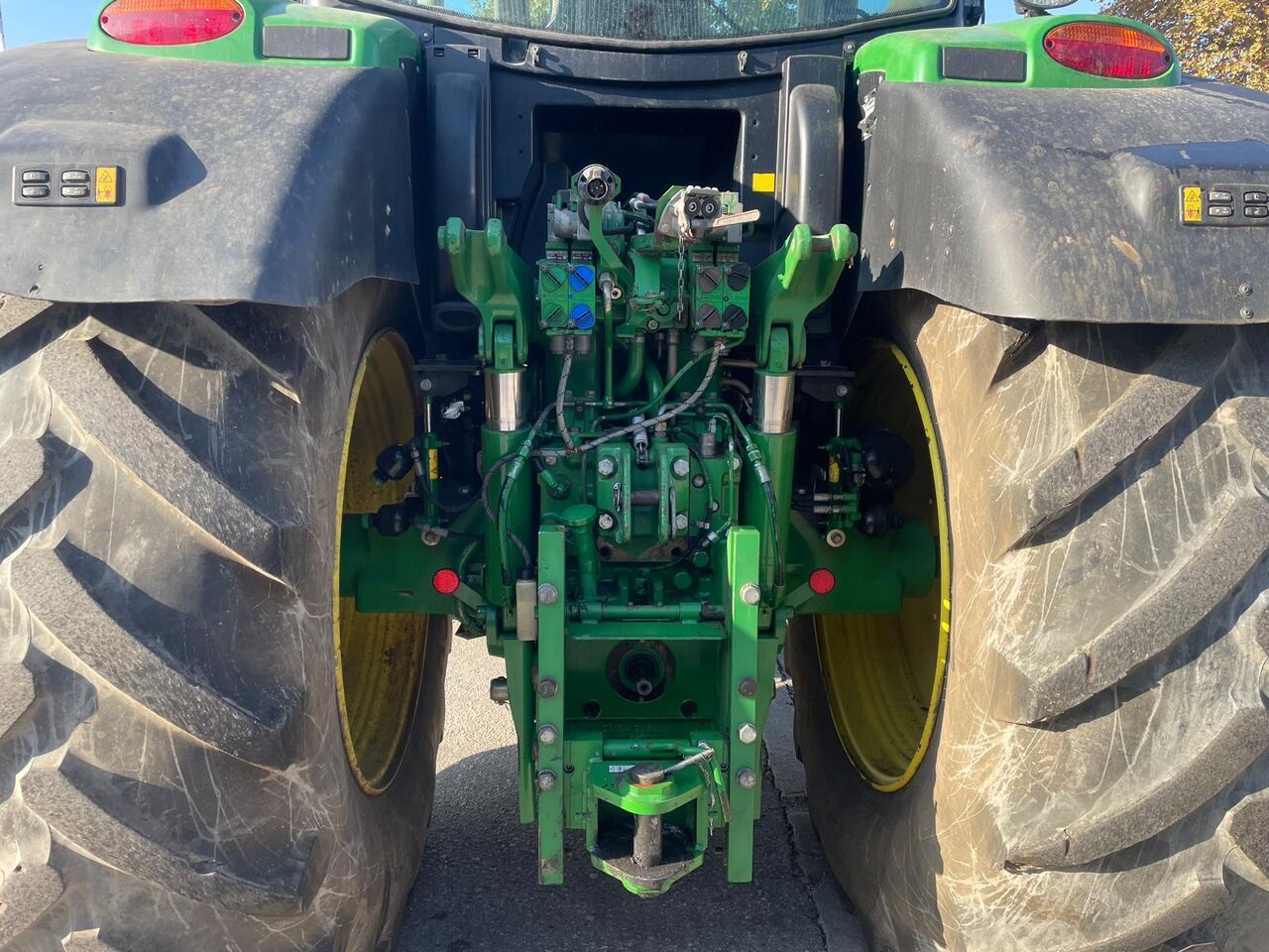 JOHN DEERE 6170 R - Трактор: фото 3 JOHN DEERE 6170 R - Трактор: фото 3