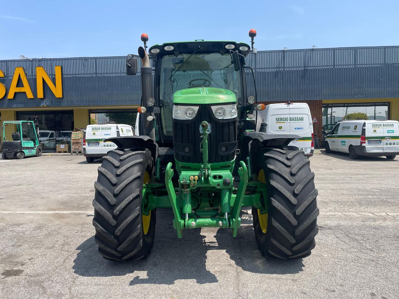 JOHN DEERE 6190 R - Трактор: фото 3 JOHN DEERE 6190 R - Трактор: фото 3