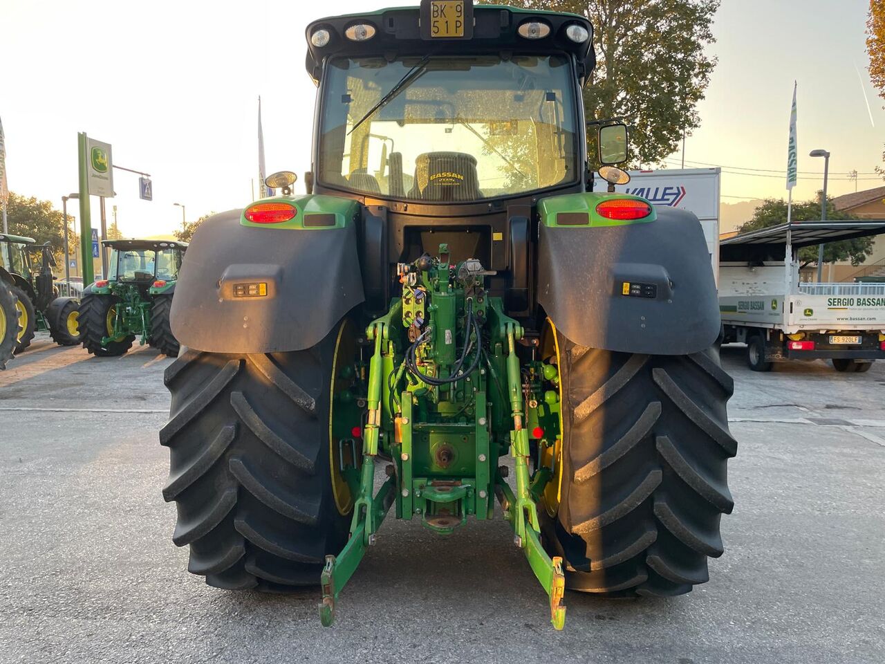 JOHN DEERE 6210 R - Трактор: фото 3 JOHN DEERE 6210 R - Трактор: фото 3