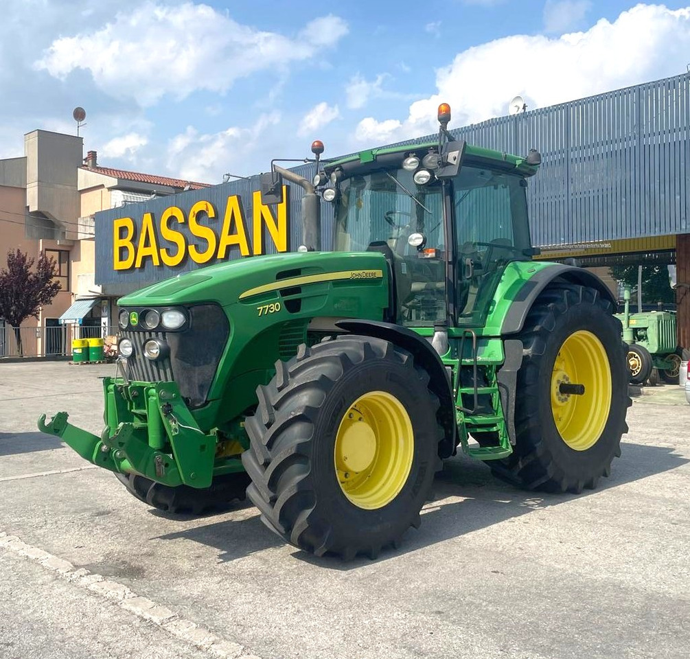 JOHN DEERE 7730 - Трактор: фото 1 JOHN DEERE 7730 - Трактор: фото 1