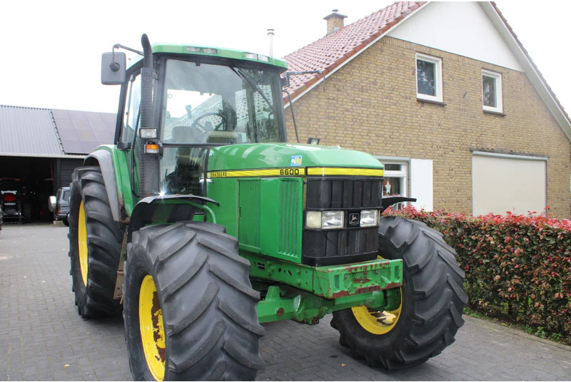John Deere 6600 - Трактор: фото 1 John Deere 6600 - Трактор: фото 1