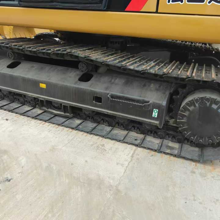 CAT second-hand 323D excavator sold at low price and in very good condition Japanese original hydraulic crawler excavator - Экскаватор: фото 3 CAT second-hand 323D excavator sold at low price and in very good condition Japanese original hydraulic crawler excavator - Экскаватор: фото 3