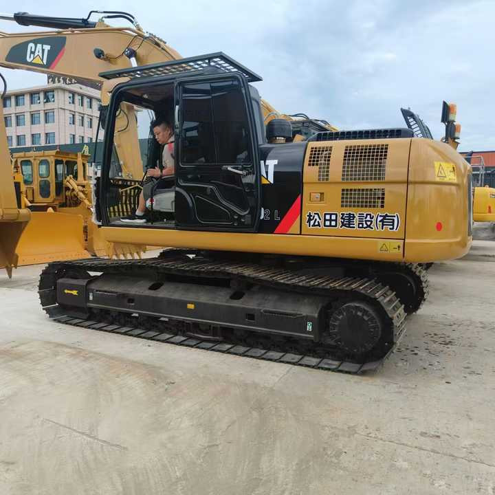 CAT second-hand 323D excavator sold at low price and in very good condition Japanese original hydraulic crawler excavator - Экскаватор: фото 2 CAT second-hand 323D excavator sold at low price and in very good condition Japanese original hydraulic crawler excavator - Экскаватор: фото 2
