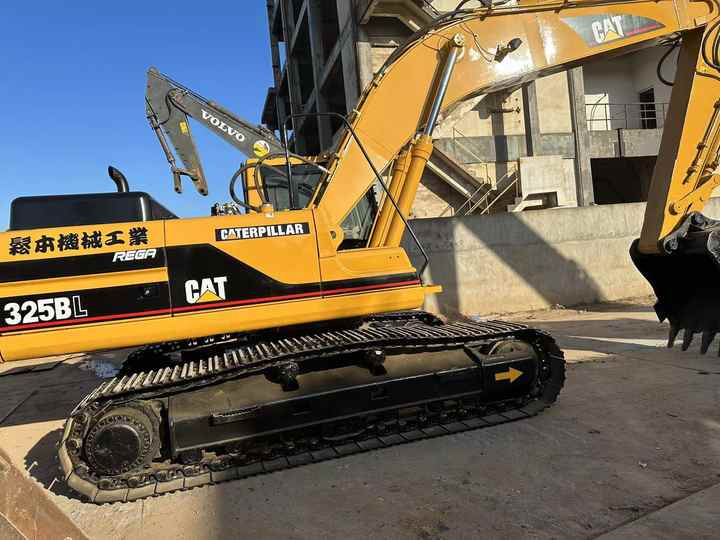 Экскаватор Cat325B Low Working Time CAT 320 325D 315D Excavator Caterpillar Used 25ton Cat325B Medium Size Digger: фото 6