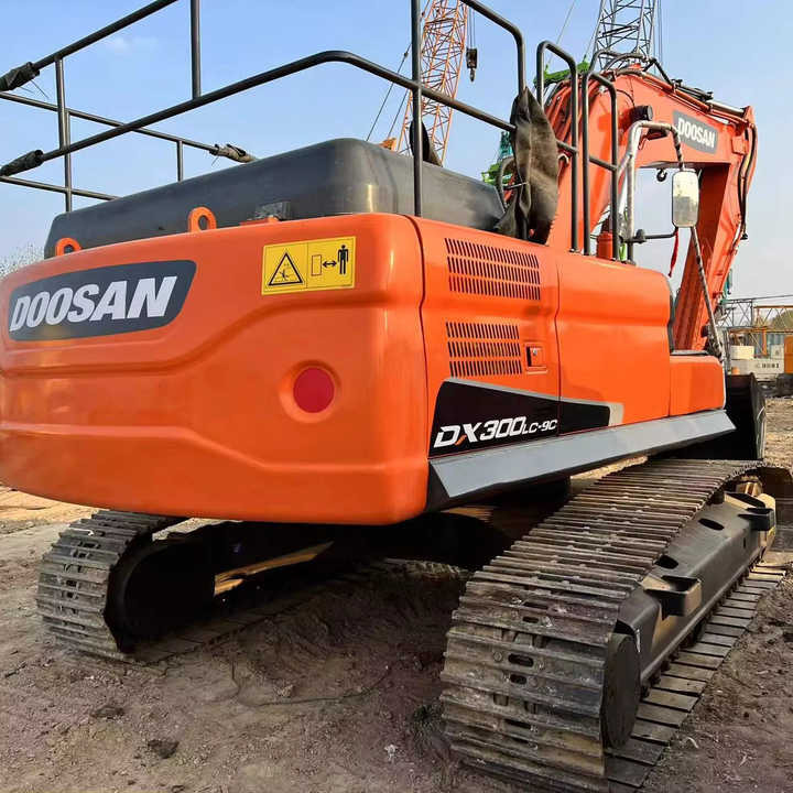 Doosan Construction Equipment Dx300 , Used Earth-moving Machine Doosan Excavator , Doosan Heavy Machines for Sale - Экскаватор: фото 1 Doosan Construction Equipment Dx300 , Used Earth-moving Machine Doosan Excavator , Doosan Heavy Machines for Sale - Экскаватор: фото 1