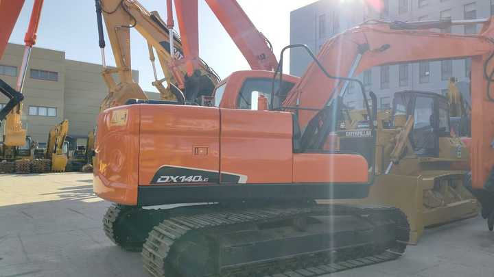 Excellent Condition Korea Brand Dooan Dx140 Excavator in Stock Used Doosan Dx140 225 300 Excavator Low Working Hours on Sale - Экскаватор: фото 2 Excellent Condition Korea Brand Dooan Dx140 Excavator in Stock Used Doosan Dx140 225 300 Excavator Low Working Hours on Sale - Экскаватор: фото 2