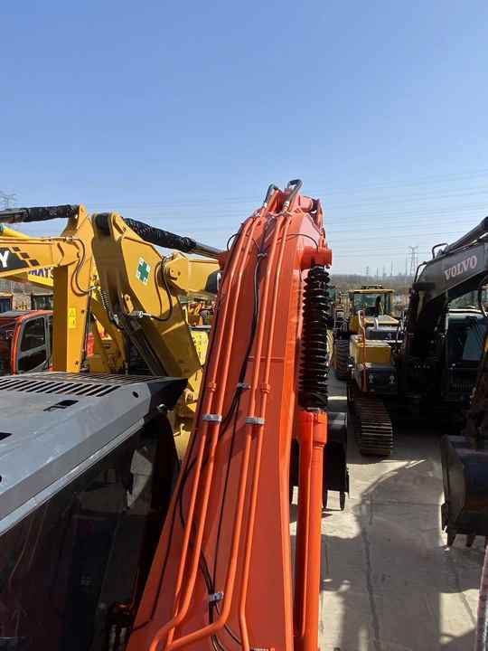 Hitachi Brand Zx210 Crawler Excavator 21tons Digger for Sale Used Hitachi Zx200 210 350 Excavator in Stock on Sale - Экскаватор: фото 5 Hitachi Brand Zx210 Crawler Excavator 21tons Digger for Sale Used Hitachi Zx200 210 350 Excavator in Stock on Sale - Экскаватор: фото 5