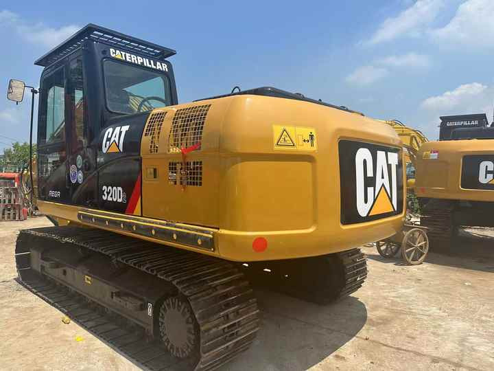 Used CAT 320D2 Excavator | Well-Maintained, Low Hours | Affordable Heavy Machinery for Construction & Mining! - Гусеничный экскаватор: фото 2 Used CAT 320D2 Excavator | Well-Maintained, Low Hours | Affordable Heavy Machinery for Construction & Mining! - Гусеничный экскаватор: фото 2