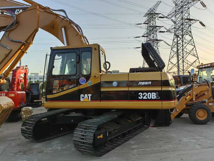 Used Cat Excavator CAT320BL Crawler Excavators Construction Equipment Earth-moving Caterpillar for Sale Excellent Condition - Экскаватор: фото 4 Used Cat Excavator CAT320BL Crawler Excavators Construction Equipment Earth-moving Caterpillar for Sale Excellent Condition - Экскаватор: фото 4