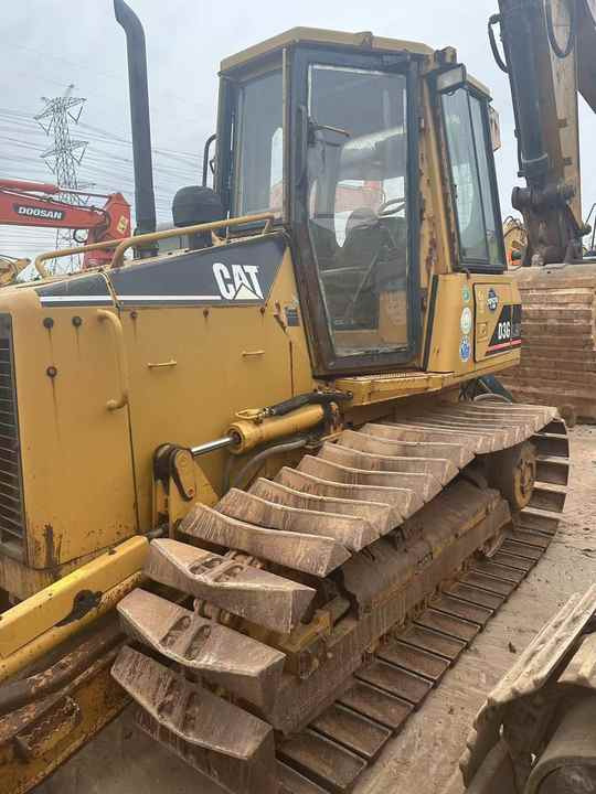 Used Caterpillar CAT D3G Land Road Motor Bulldozer CAT Used Grader Cheap Price for Sale - Бульдозер: фото 3 Used Caterpillar CAT D3G Land Road Motor Bulldozer CAT Used Grader Cheap Price for Sale - Бульдозер: фото 3