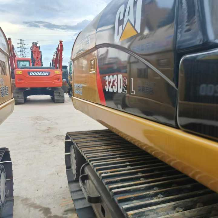 Used Digger CAT 323 Construction Machinery Construction Digger Used CAT 323 Cheap Excavator - Гусеничный экскаватор: фото 5 Used Digger CAT 323 Construction Machinery Construction Digger Used CAT 323 Cheap Excavator - Гусеничный экскаватор: фото 5