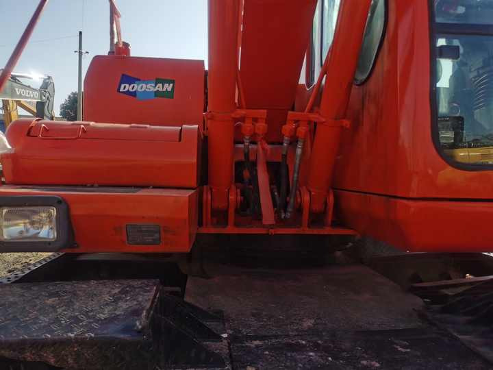 Used Digger Doosan Dh150w-7 Construction Machinery Construction Digger Used Doosan Dh150w-7 Cheap Excavator - Гусеничный экскаватор: фото 4 Used Digger Doosan Dh150w-7 Construction Machinery Construction Digger Used Doosan Dh150w-7 Cheap Excavator - Гусеничный экскаватор: фото 4