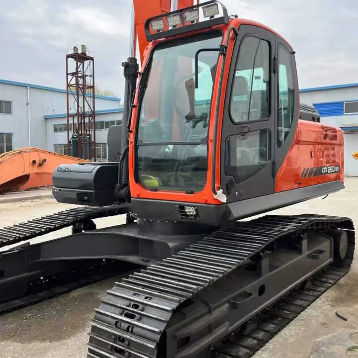 Used Excavator Doosan DX260LC-9 Excavators Mini Equipment Earth Moving Machinery Doosan Digger Excavator for Sale - Экскаватор: фото 5 Used Excavator Doosan DX260LC-9 Excavators Mini Equipment Earth Moving Machinery Doosan Digger Excavator for Sale - Экскаватор: фото 5