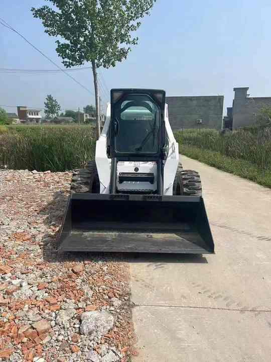 Very Low Price American Brand Used Bobcat S330 Skid Steer Loader with Superior Performance for Sale S160/S180/S300 in Stock - Мини-погрузчик с бортовым поворотом: фото 2 Very Low Price American Brand Used Bobcat S330 Skid Steer Loader with Superior Performance for Sale S160/S180/S300 in Stock - Мини-погрузчик с бортовым поворотом: фото 2