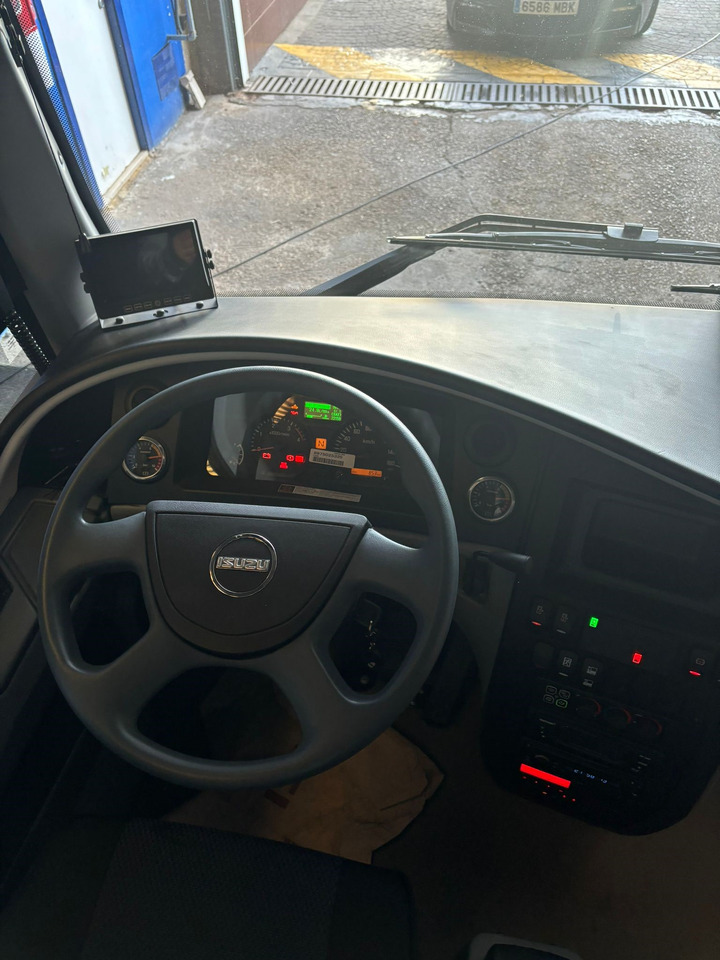 ISUZU TURQUOISE - Туристический автобус: фото 4 ISUZU TURQUOISE - Туристический автобус: фото 4