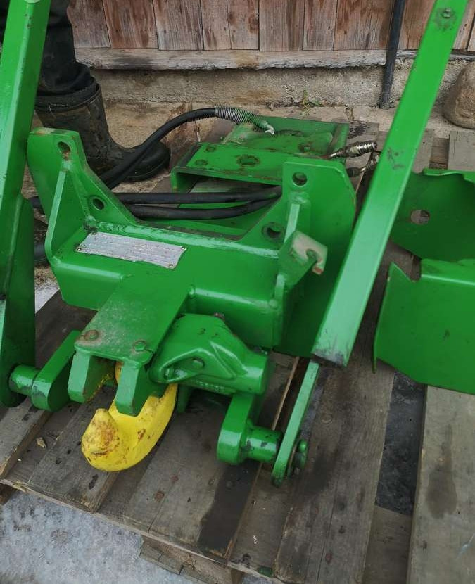 JOHN DEERE hook - Трактор: фото 1 JOHN DEERE hook - Трактор: фото 1